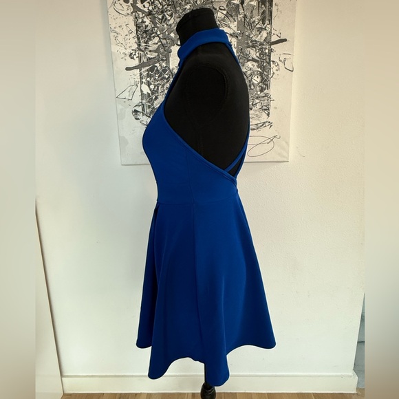 Elegant Blue Halter Dress - Picture 2 of 3